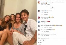 【乐玩LEWIN】王霜晒与新队友合影:和我在路易斯维尔女足的队友玩得很开心-乐玩真人线上娱乐