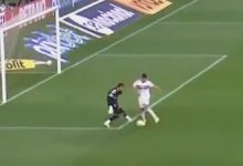 【乐玩LEWIN】?哥们来搞笑的?圣保罗门将未关注到1米前队友,开球直接踢到-乐玩真人线上娱乐