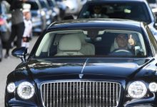 【乐玩LEWIN】留下!C罗抵达卡灵顿基地,冲镜头竖起大拇指-乐玩真人线上娱乐