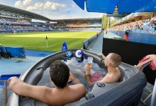 【乐玩LEWIN】VVVIP！这票价多少?两名球迷坐在按摩浴缸里现场观战法甲-乐玩真人线上娱乐