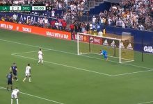 【乐玩LEWIN】被看穿,小豌豆补时阶段勺子点球送门将怀里,错失绝杀+帽子戏法-乐玩真人线上娱乐