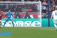 【乐玩LEWIN】秀花活!内马尔上演精彩“海豹顶球”,球感真的棒-乐玩真人线上娱乐