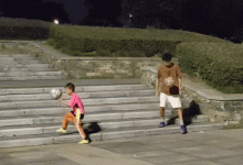 【乐玩LEWIN】浙江一8岁男孩练球引新华社关注，40秒颠球上21台阶+想成中国梅西-乐玩真人线上娱乐