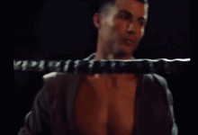 【乐玩LEWIN】C罗出镜内裤品牌CR7广告片：化身拳击手，重拳出击锤爆沙包-乐玩真人线上娱乐