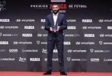 【乐玩LEWIN】拿到手软！本泽马现场领取个人第一座皮奇奇奖，同时独揽三大奖项-乐玩真人线上娱乐