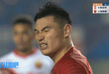 【乐玩LEWIN】头碰头！李圣龙破门后倒地不起，随后担架进场+被直接送上救护车-乐玩真人线上娱乐