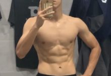 【乐玩LEWIN】能给几分？有棱有角，留洋小将何小珂个人社媒大方分享身材-乐玩真人线上娱乐