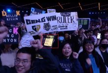 【乐玩LEWIN】好活当赏！DK VS GEN现场观众给Chovy制作了一张秀兵证-乐玩真人线上娱乐