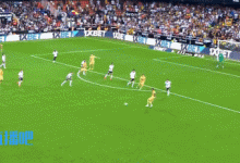 【乐玩LEWIN】一剑封喉!莱万第93分钟飞身铲射绝杀,拉菲尼亚送助攻-乐玩真人线上娱乐