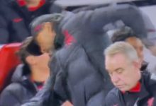 【乐玩LEWIN】?谁来扶下渣叔?克洛普被拍到走回座位时,未踩稳差点大摔一跤-乐玩真人线上娱乐