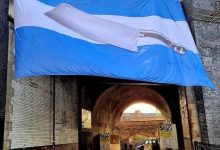 【乐玩LEWIN】用表现获得称赞!有曼联球迷为利桑德罗挂出阿根廷屠夫旗帜-乐玩真人线上娱乐