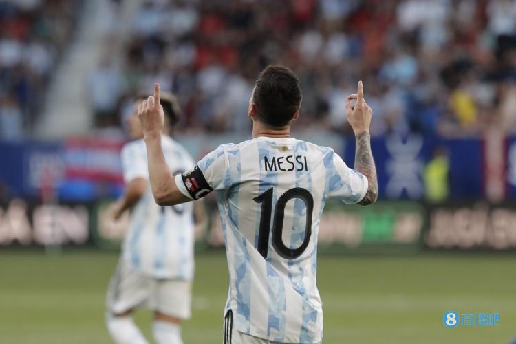 记者：阿根廷足协本周五向FIFA提交35人初选名单，此名单不公布