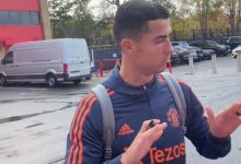 【乐玩LEWIN】冷静!?赛前球迷找C罗签名过于火爆,C罗经典双手下压示意冷静-乐玩真人线上娱乐