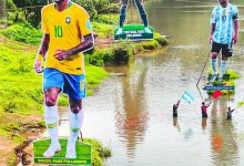 【乐玩LEWIN】疯狂继续?!梅西、内马尔画像旁立起了更大的C罗巨幅画像-乐玩真人线上娱乐