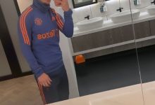 【乐玩LEWIN】安东尼晒身披曼联训练服自拍，配文：上帝保佑每个人的一周-乐玩真人线上娱乐