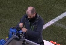 【乐玩LEWIN】转播方震怒！沃克在替补席摆弄摄像机，随后将其放在地上?-乐玩真人线上娱乐