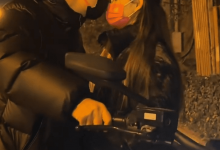 【乐玩LEWIN】网红痞幼与男友合体直播,讲述女主男恋爱史,恋爱脑幸福感满满-乐玩真人线上娱乐
