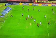 【乐玩LEWIN】我的左脚挡出右脚的射门！巴西州联赛超级空门不进?-乐玩真人线上娱乐