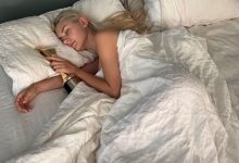 【乐玩LEWIN】像吗?俄罗斯成人女星获奖，模仿梅西与大力神杯同床照?️-乐玩真人线上娱乐