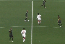 【乐玩LEWIN】优雅实在是优雅!内马尔1v2拉球转身&脚后跟磕球一气呵成-乐玩真人线上娱乐