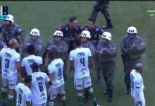 【乐玩LEWIN】苏牙示意快发任意球+助攻，对方抗议2人被罚下、警察进场保护裁判-乐玩真人线上娱乐