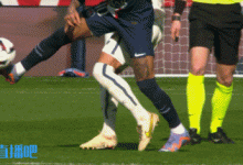 【乐玩LEWIN】危险！内马尔遭背后侵犯，脚踝落地变形捂脸落泪！被担架抬下-乐玩真人线上娱乐