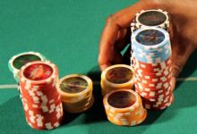 【EV扑克】策略教学：想要超额下注时，先思考这几个问题-乐玩真人线上娱乐