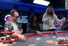 【EV扑克】野人河牌诈唬被72o抓诈,新人疯狂跳舞庆祝-乐玩真人线上娱乐