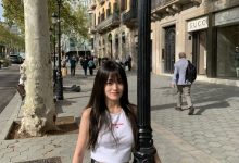 【乐玩LEWIN】JackeyLove女友吴55晒照:短袖配格纹裙小露香肩-乐玩真人线上娱乐