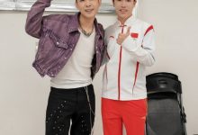 【乐玩LEWIN】花海晒与歌手宝石老舅合照:追星成功~~-乐玩真人线上娱乐