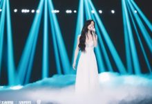 【乐玩LEWIN】歌手单依纯晒KPL挑战杯总决赛中场表演返图：飘飘若仙~~-乐玩真人线上娱乐