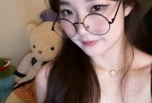 【乐玩LEWIN】纯欲感拉满！解说Kitty晒照：凑近点 我眼睛近视-乐玩真人线上娱乐