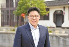 【乐玩LEWIN】霍启刚父母婚姻破灭其母亲颜值超高，霍震霆为何选择离婚？-乐玩真人线上娱乐