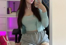 【乐玩LEWIN】哇呜~前解说Kitty分享自拍照:晚上好呀-乐玩真人线上娱乐