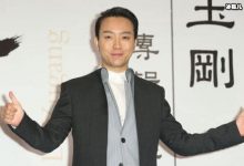 【乐玩LEWIN】李玉刚演唱会首次挑战吊威亚，穿白色长袍如同置身画中-乐玩真人线上娱乐