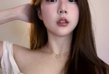 【乐玩LEWIN】解说Kitty更博晒美照：她好像真的知道怎么拿捏吧友们~-乐玩真人线上娱乐