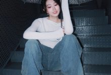 【乐玩LEWIN】无畏契约官方主持人唯嘉晒照：漫长的雨季 ☔️-乐玩真人线上娱乐