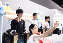 【乐玩LEWIN】KPL分享上海RNG.M主场日返图：现场粉丝对选手们表达了支持与鼓励-乐玩真人线上娱乐