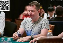 【EV扑克】松凶对手在AA公对面连开三枪,QQ要弃牌吗?-乐玩真人线上娱乐