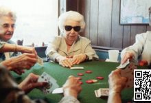【EV扑克】105岁老太打扑克庆祝生日,果然扑克才是保持年轻的利器-乐玩真人线上娱乐