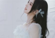 【乐玩LEWIN】KPL解说灵儿晒照：?蓝色灯笼纱搭配黄色小裙子 主打活力满满~-乐玩真人线上娱乐