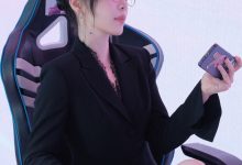 【乐玩LEWIN】WoW?余霜分享美照:纯黑OL套装,蕾丝内搭+大白长腿谁顶得住?-乐玩真人线上娱乐