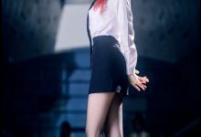 【乐玩LEWIN】CSGO美女解说晒COS照:有一说一,黑丝和腿都不错~-乐玩真人线上娱乐