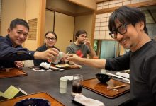 【乐玩LEWIN】梁朝伟!小岛秀夫发推晒特别客人 导演伊尔蒂科·茵叶蒂和梁朝伟-乐玩真人线上娱乐