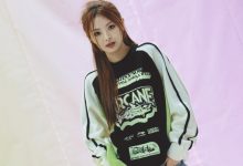 【乐玩LEWIN】LPL主持人泱泱晒照：OOTD 喜欢oversize-乐玩真人线上娱乐