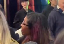 【乐玩LEWIN】Faker受孙兴慜之邀前往热刺主场包厢观赛,Faker手提多件热刺队服-乐玩真人线上娱乐