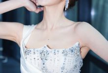 【乐玩LEWIN】希美惊我！LPL女主持希然晒照：明年再见啦！-乐玩真人线上娱乐