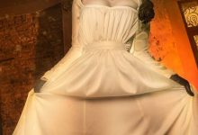 【乐玩LEWIN】俄罗斯小姐姐COS《生化8》黑丝夫人 身材极致的吸血鬼-乐玩真人线上娱乐