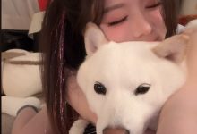 【乐玩LEWIN】什么视角？骆歆晒照：我和我的小狗跟你说晚安-乐玩真人线上娱乐