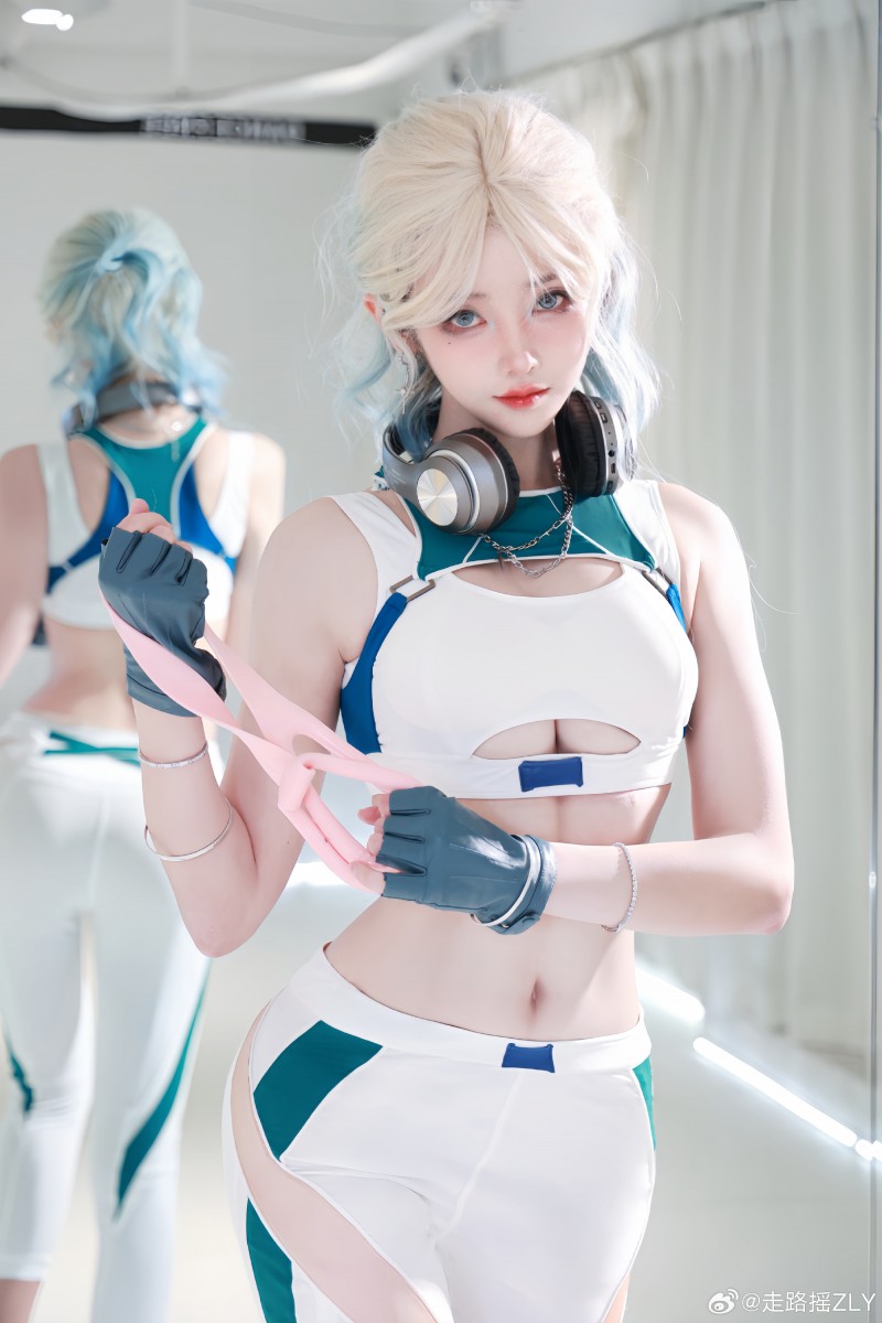 Cosplay：跟着我的节奏呼吸。@走路摇ZLY